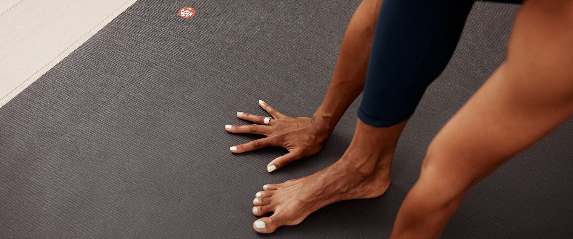 WIE BEKOMME ICH MEINE YOGAMATTE RUTSCHFEST?