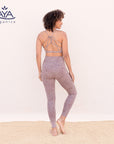 yoga leggings susan von jaya in der Farbe taupe mit Animal-Print in biobaumwolle