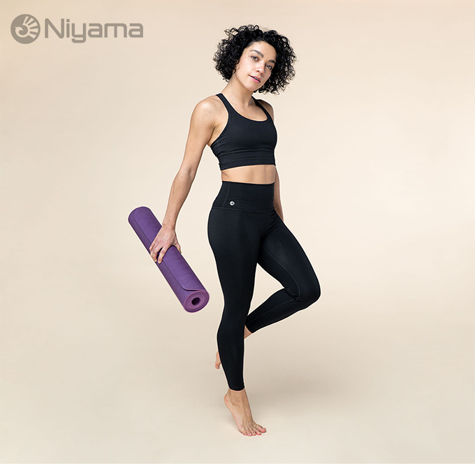 Black yoga outfit sales