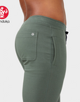 Manduka® Recharge Jogger Herren Hose - Laurel Wreath