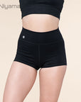 Niyama Gym Shortie - black