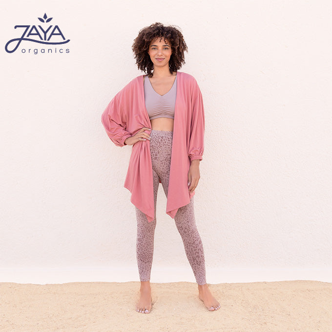 yoga leggings susan von jaya in der Farbe taupe mit Animal-Print in biobaumwolle