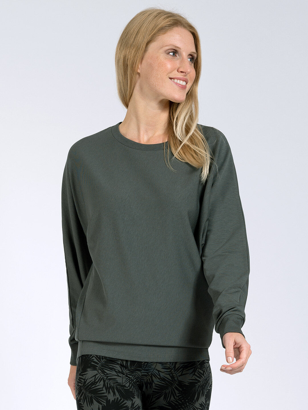 Magadi Yoga Sweater Anna - khaki