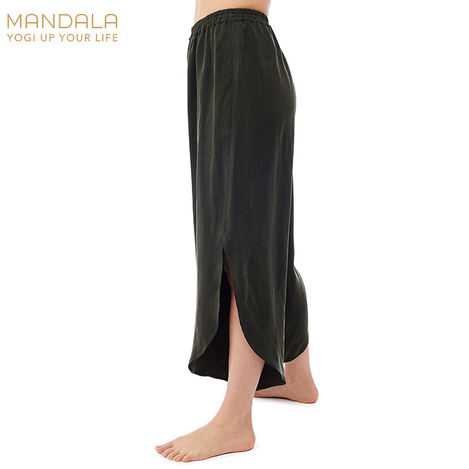 Mandala Tulum Pants aus veganer Seide - olive