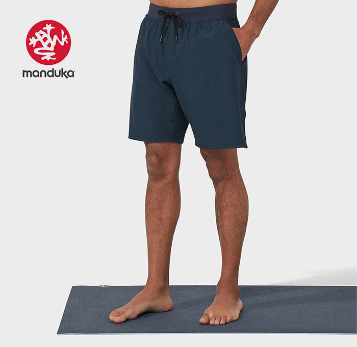 Manduka Herren Agility Short - Dark Sapphire - Gr. M